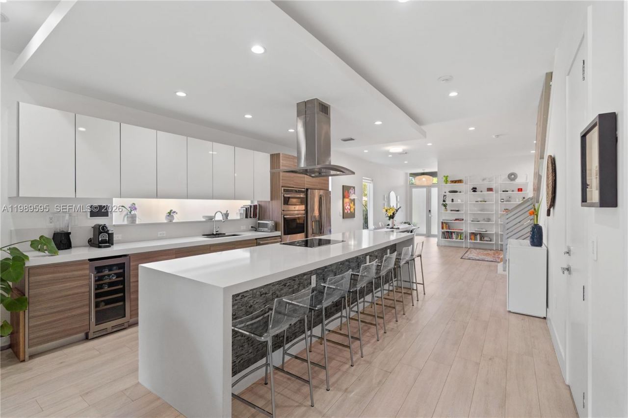 2420 SW 16th Ct, Unit 2420, Miami, FL 33145 Photo