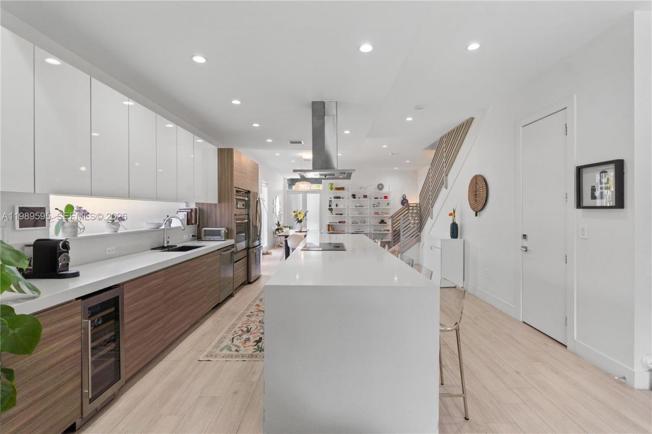 2420 SW 16th Ct, Unit 2420, Miami, FL 33145 Photo