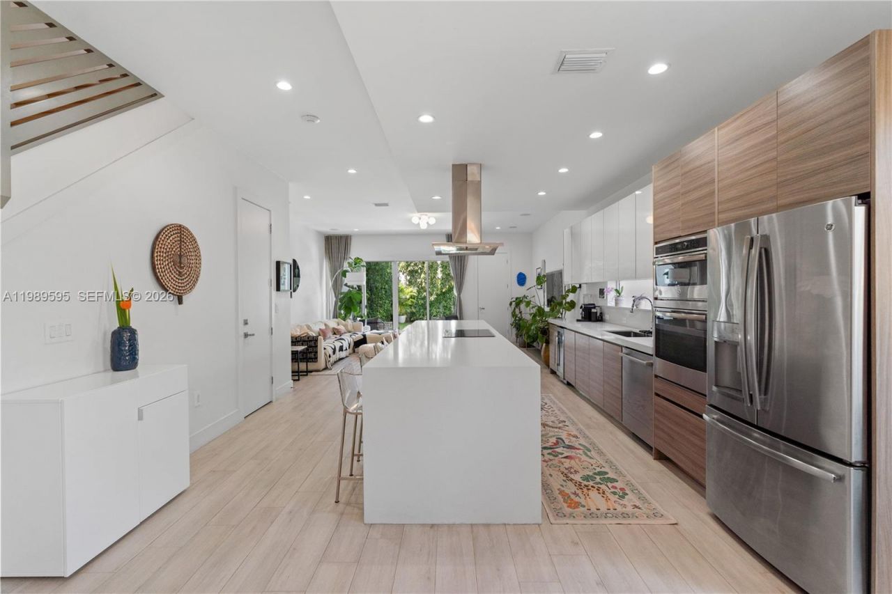 2420 SW 16th Ct, Unit 2420, Miami, FL 33145 Photo