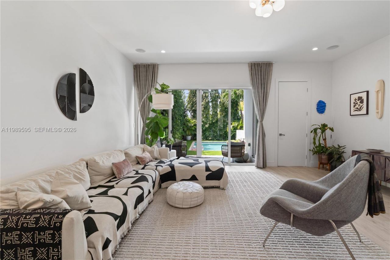 2420 SW 16th Ct, Unit 2420, Miami, FL 33145 Photo