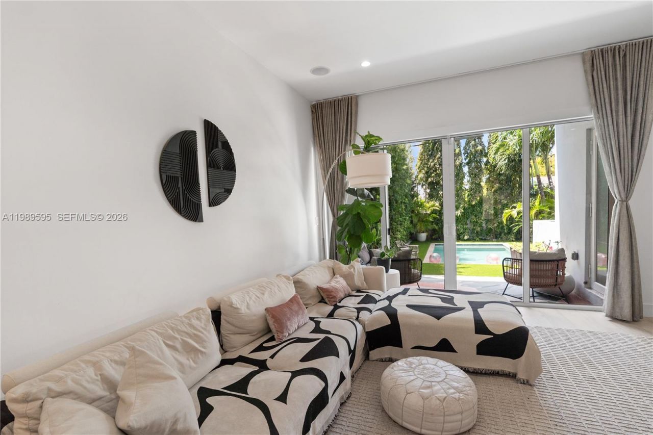 2420 SW 16th Ct, Unit 2420, Miami, FL 33145 Photo