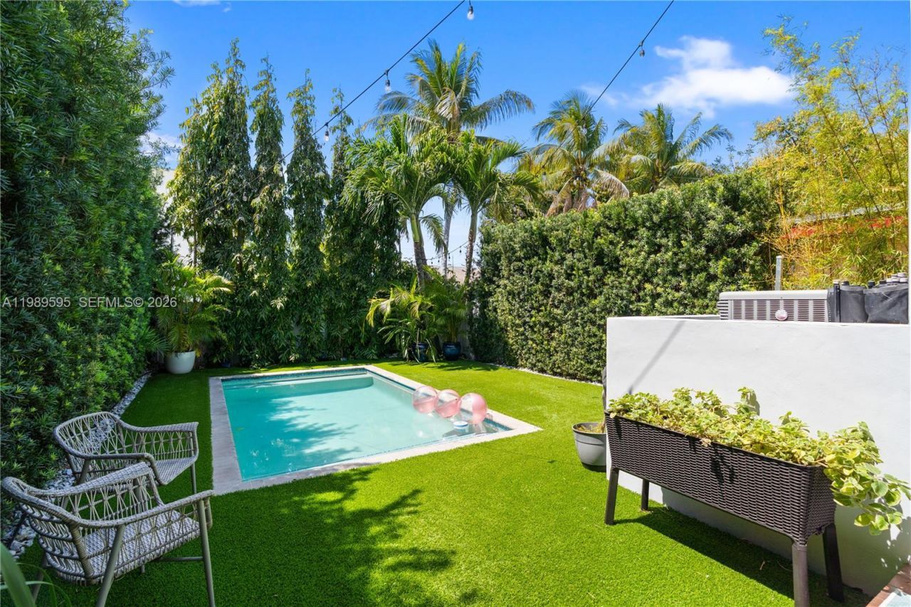 2420 SW 16th Ct, Unit 2420, Miami, FL 33145 Photo