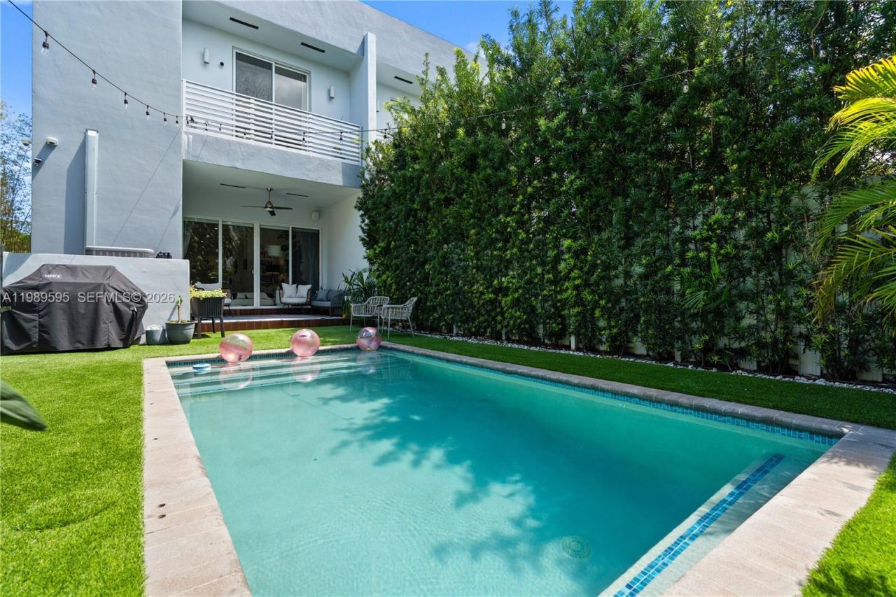 2420 SW 16th Ct, Unit 2420, Miami, FL 33145 Photo