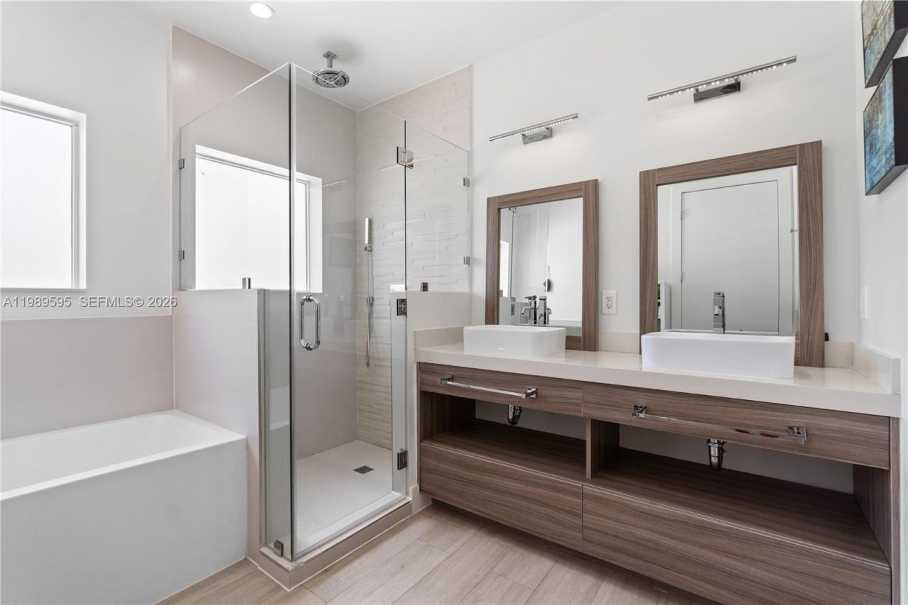 2420 SW 16th Ct, Unit 2420, Miami, FL 33145 Photo