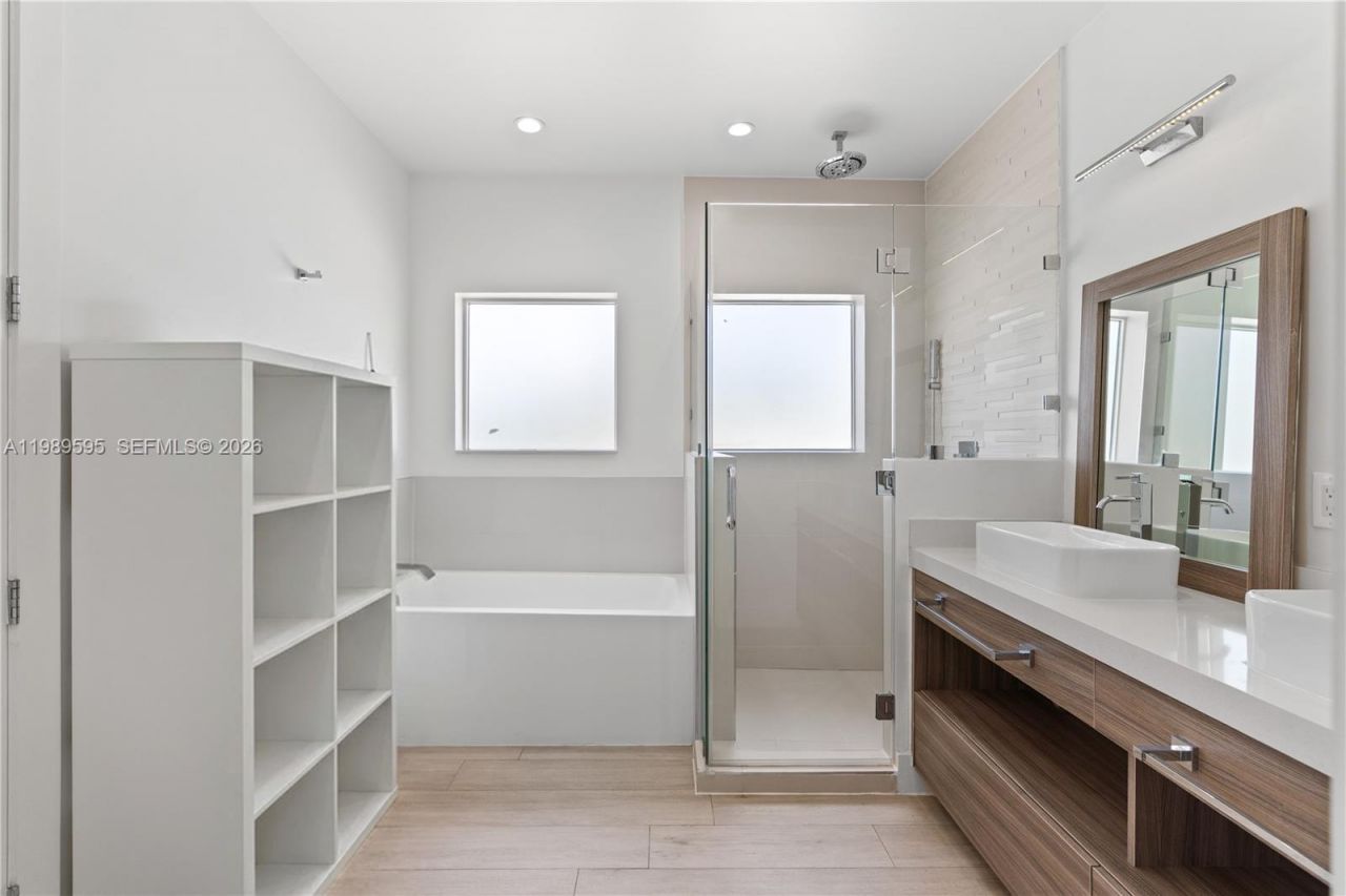 2420 SW 16th Ct, Unit 2420, Miami, FL 33145 Photo