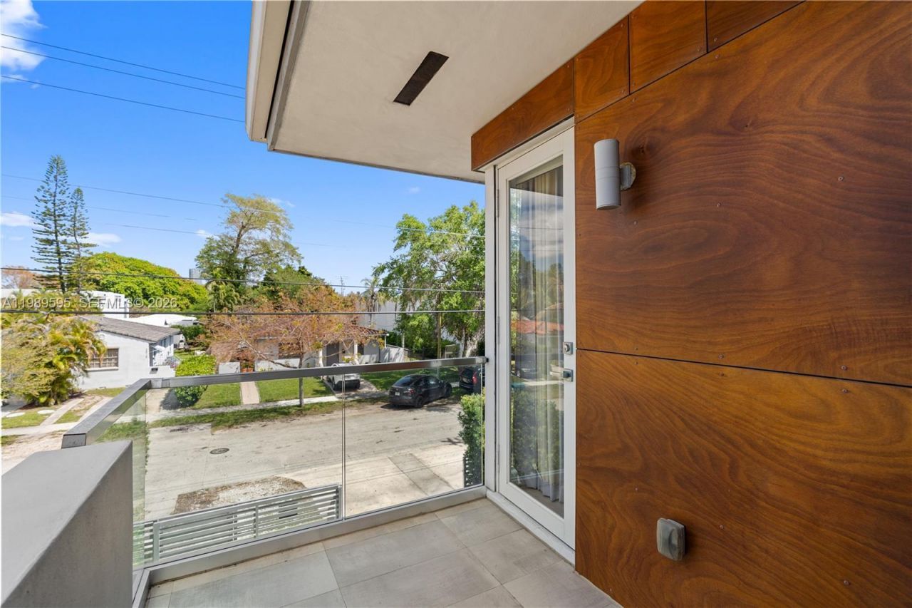 2420 SW 16th Ct, Unit 2420, Miami, FL 33145 Photo