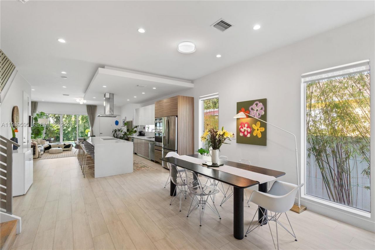 2420 SW 16th Ct, Unit 2420, Miami, FL 33145 Photo