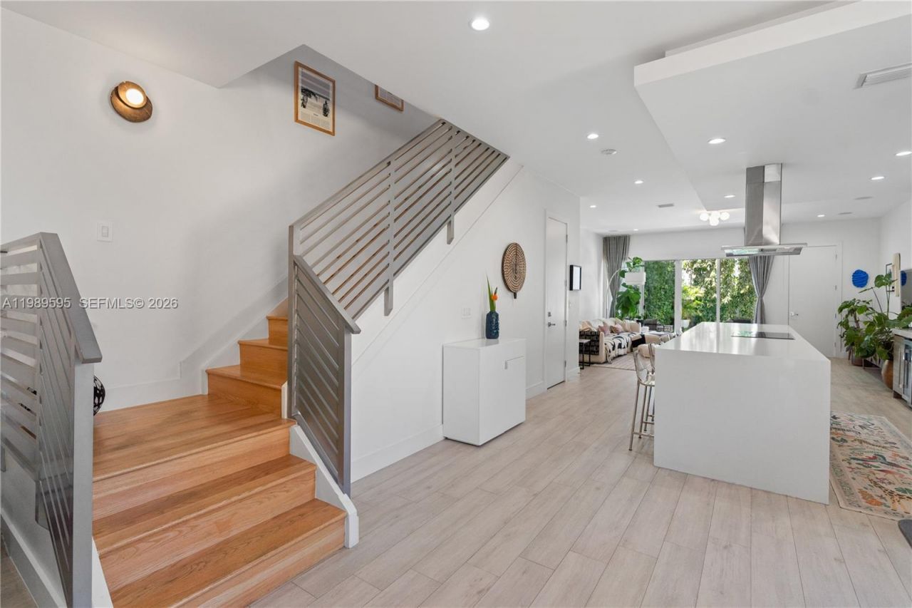 2420 SW 16th Ct, Unit 2420, Miami, FL 33145 Photo