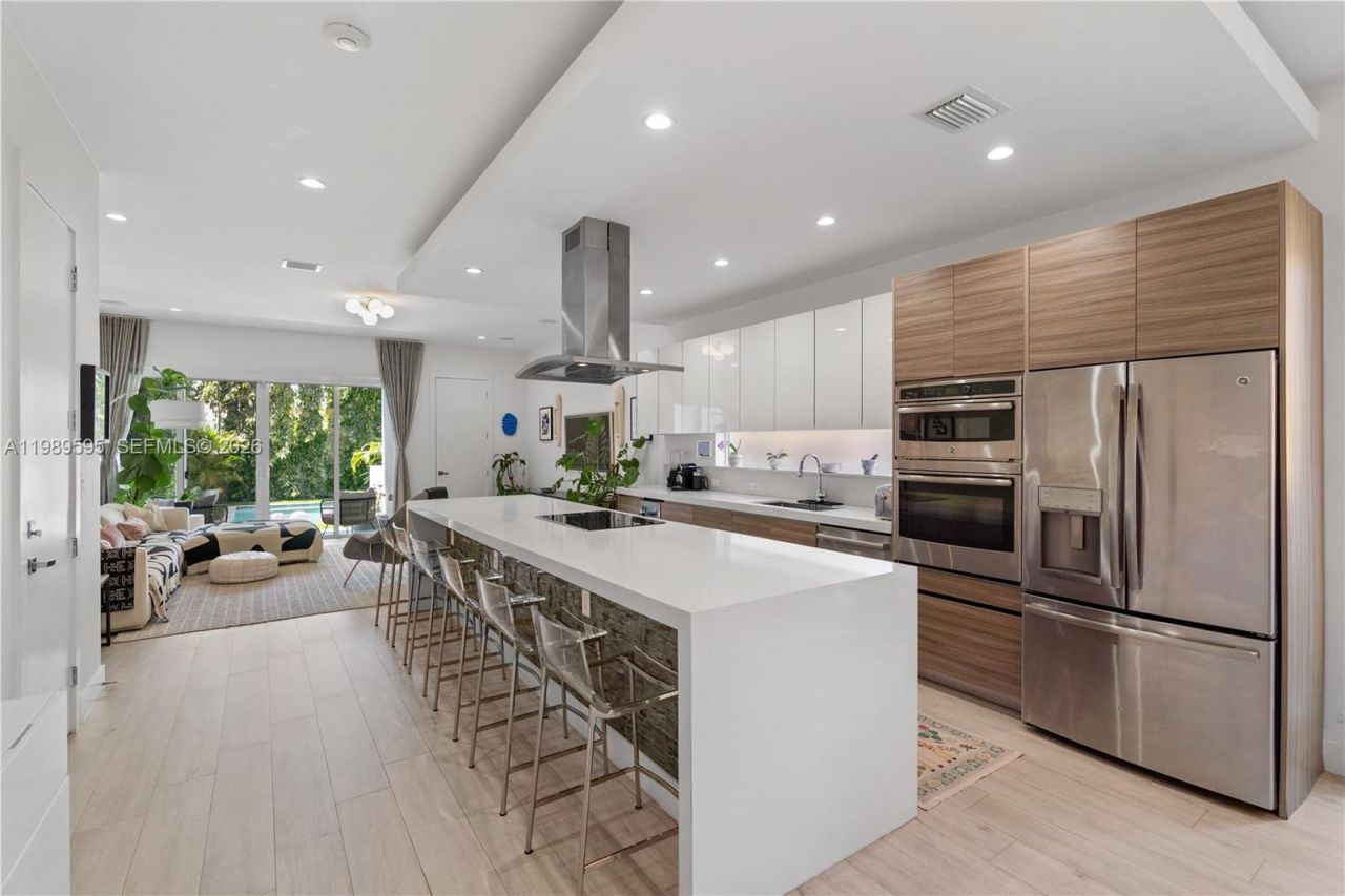 2420 SW 16th Ct, Unit 2420, Miami, FL 33145 Photo