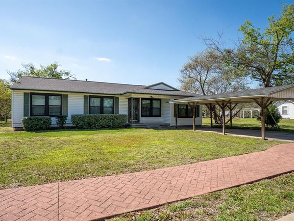 1017 N Houston Street, Royse City, TX 75189