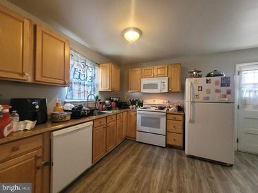 107 GROVE STREET, MORRISVILLE, PA 19067