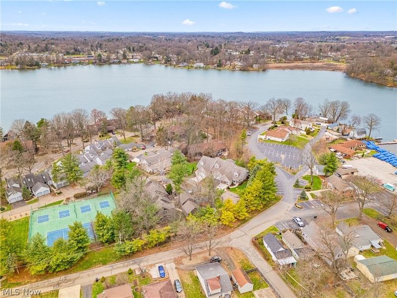 1536 Baycrest Drive NW, Canton, OH 44708 Photo 2