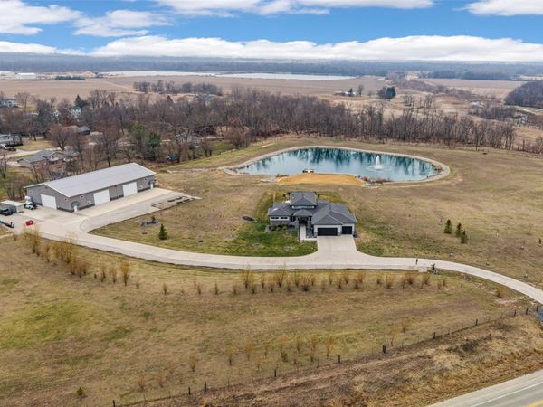 7505 Blairs Ferry Road , Cedar Rapids, IA 52411