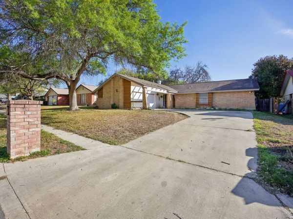 13018 Larkyorke, San Antonio, TX 78233