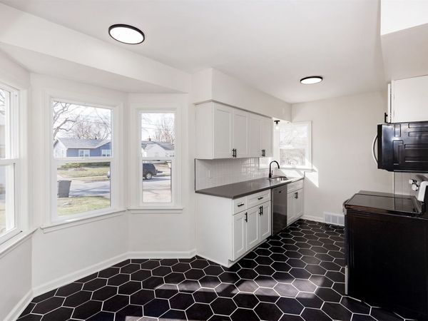 1439 57th Street, Des Moines, IA 50311