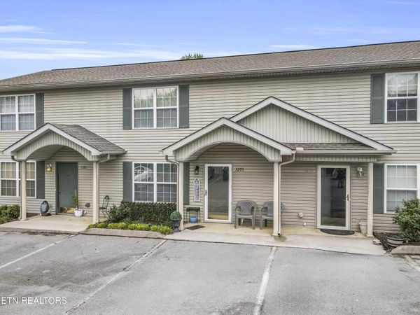 3205 Quiet Way, Knoxville, TN 37918