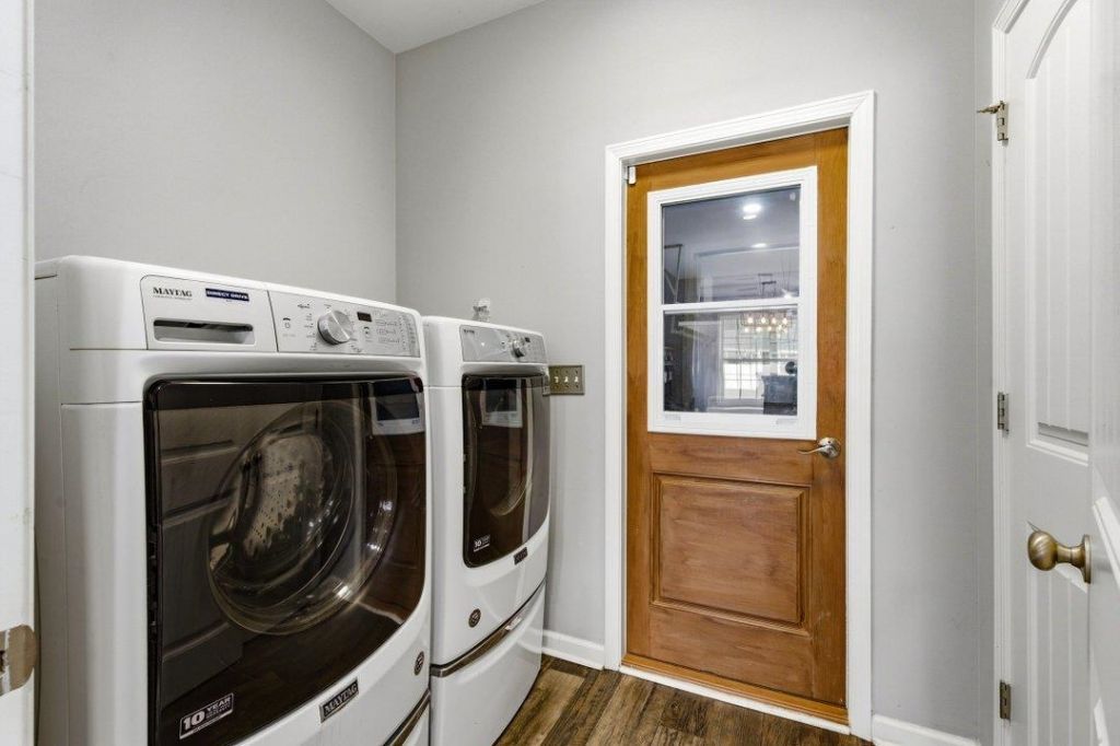 535 Trafalgar Ct. Photo 14