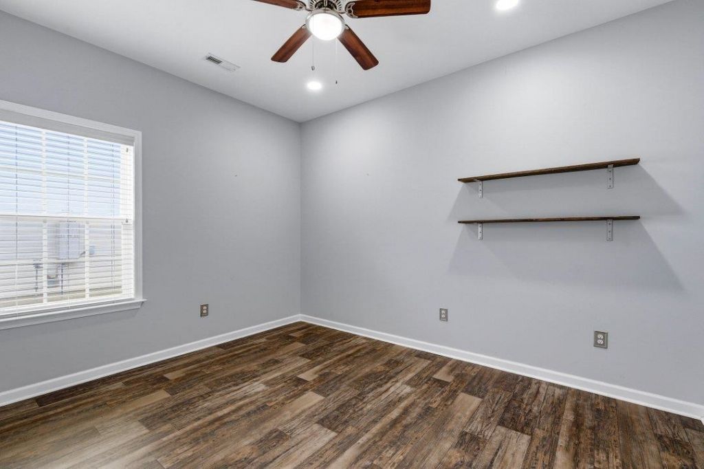 535 Trafalgar Ct. Photo 22