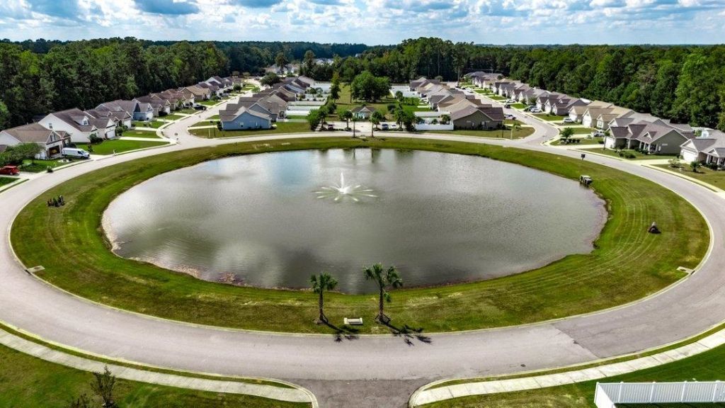 535 Trafalgar Ct. Photo 32