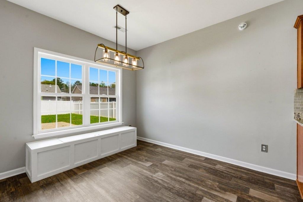 535 Trafalgar Ct. Photo 9