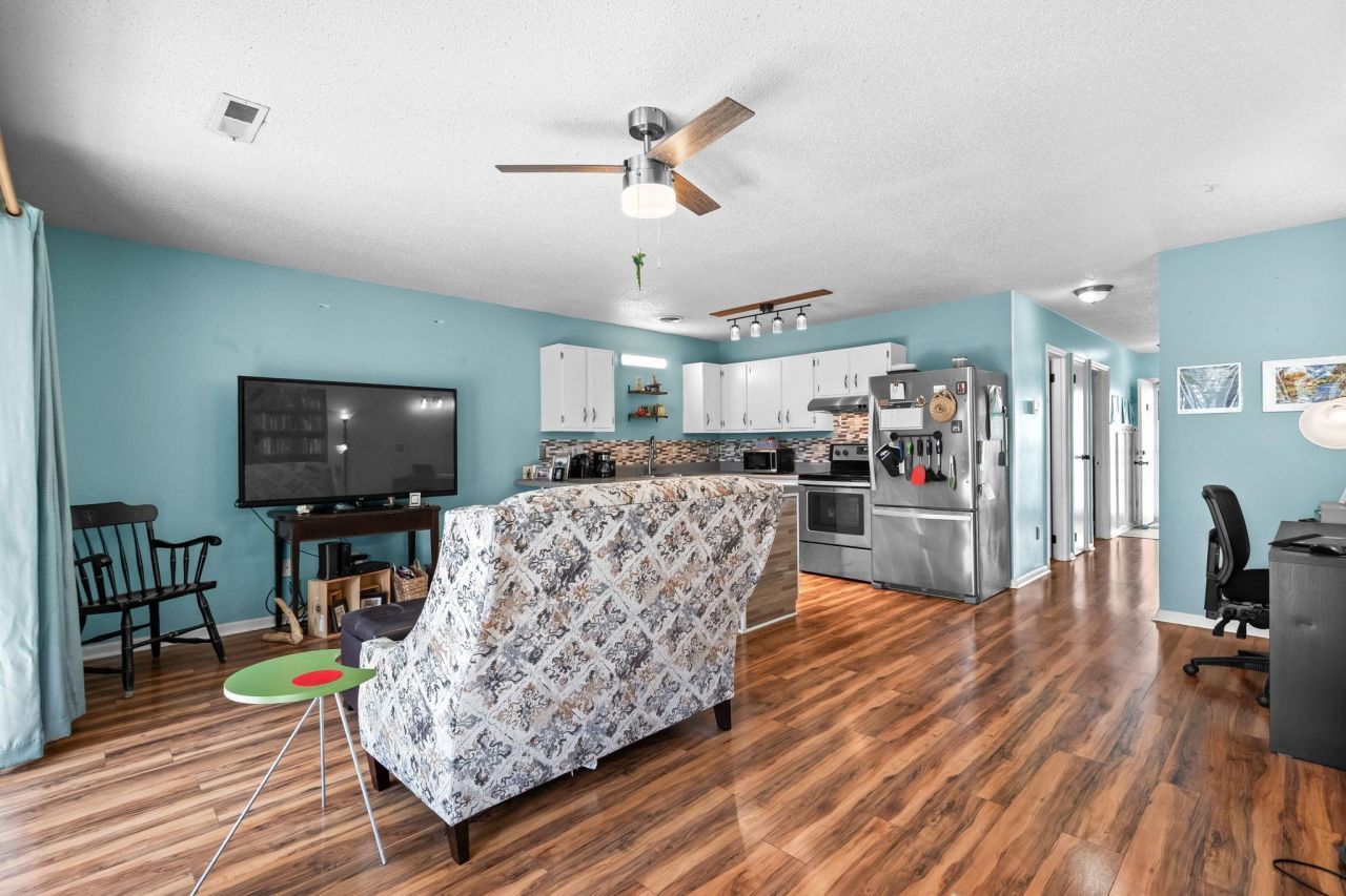 1851 Colony Dr. Photo 11