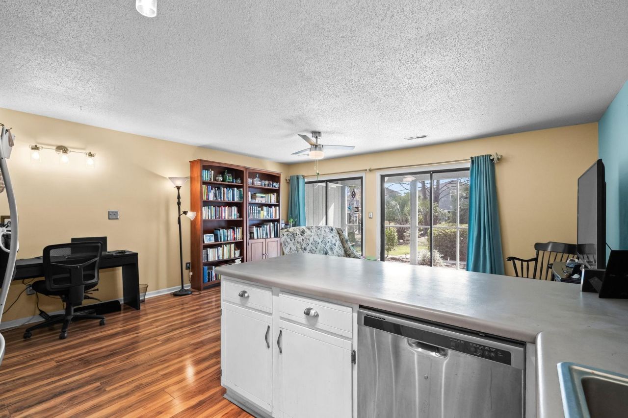 1851 Colony Dr. Photo 19