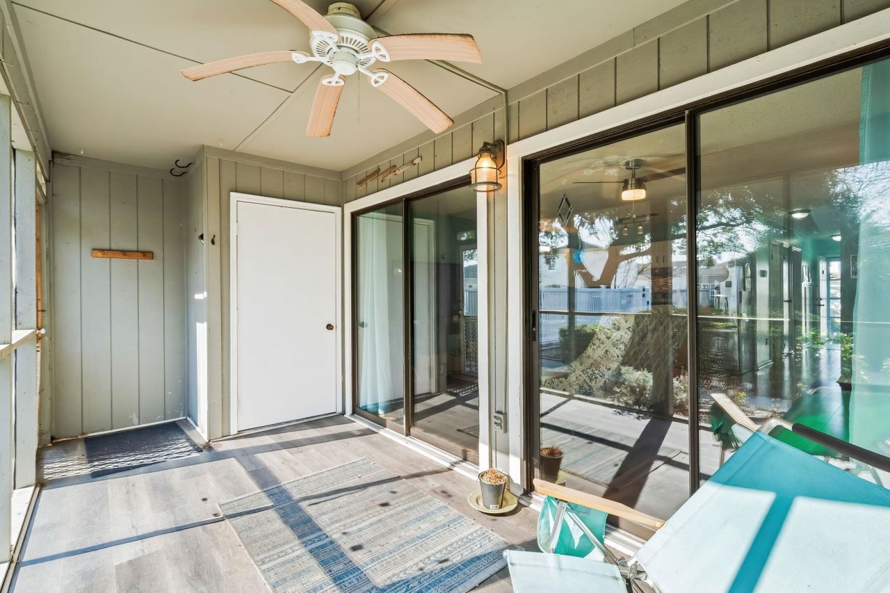 1851 Colony Dr. Photo 21