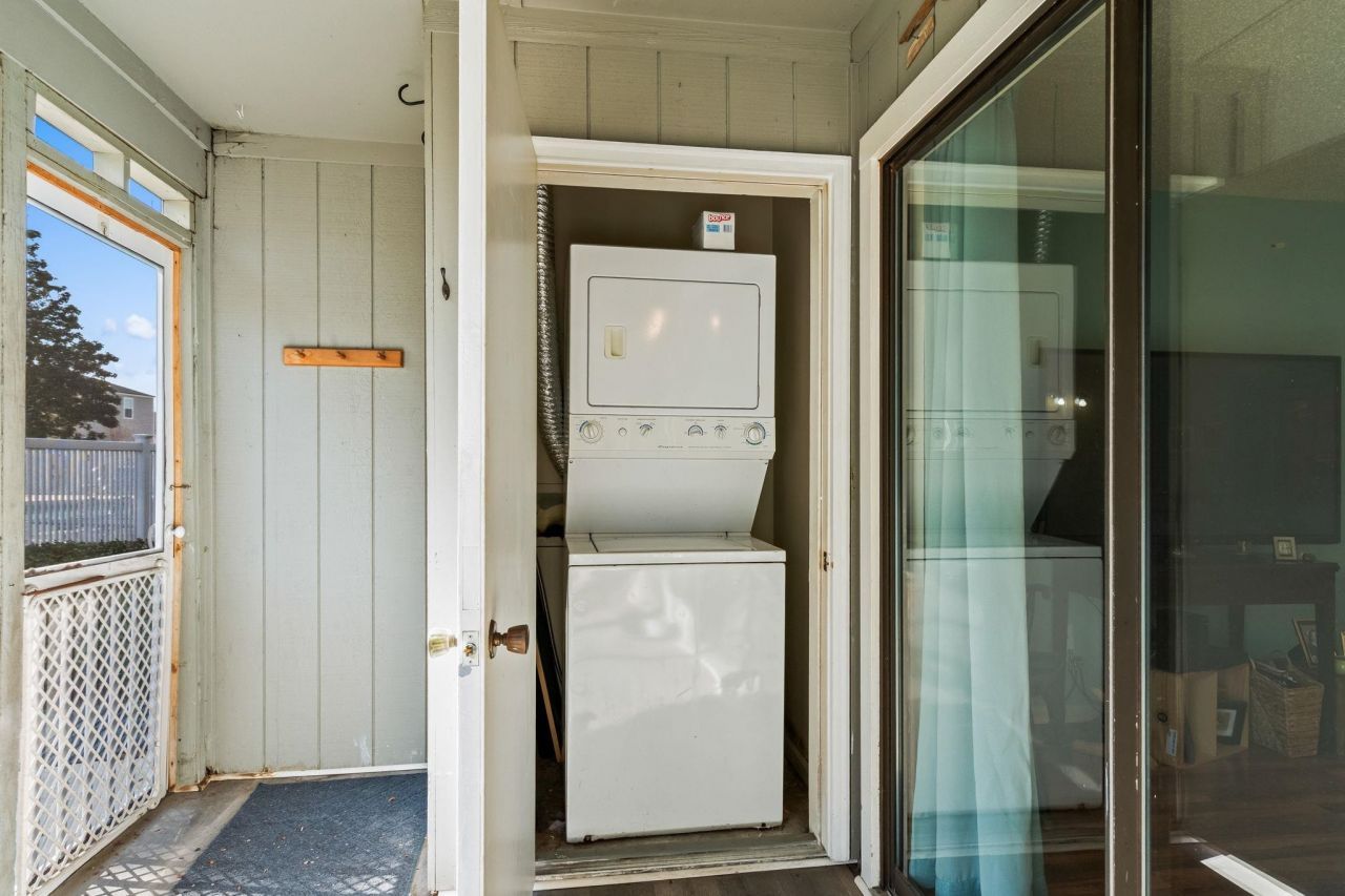 1851 Colony Dr. Photo 29