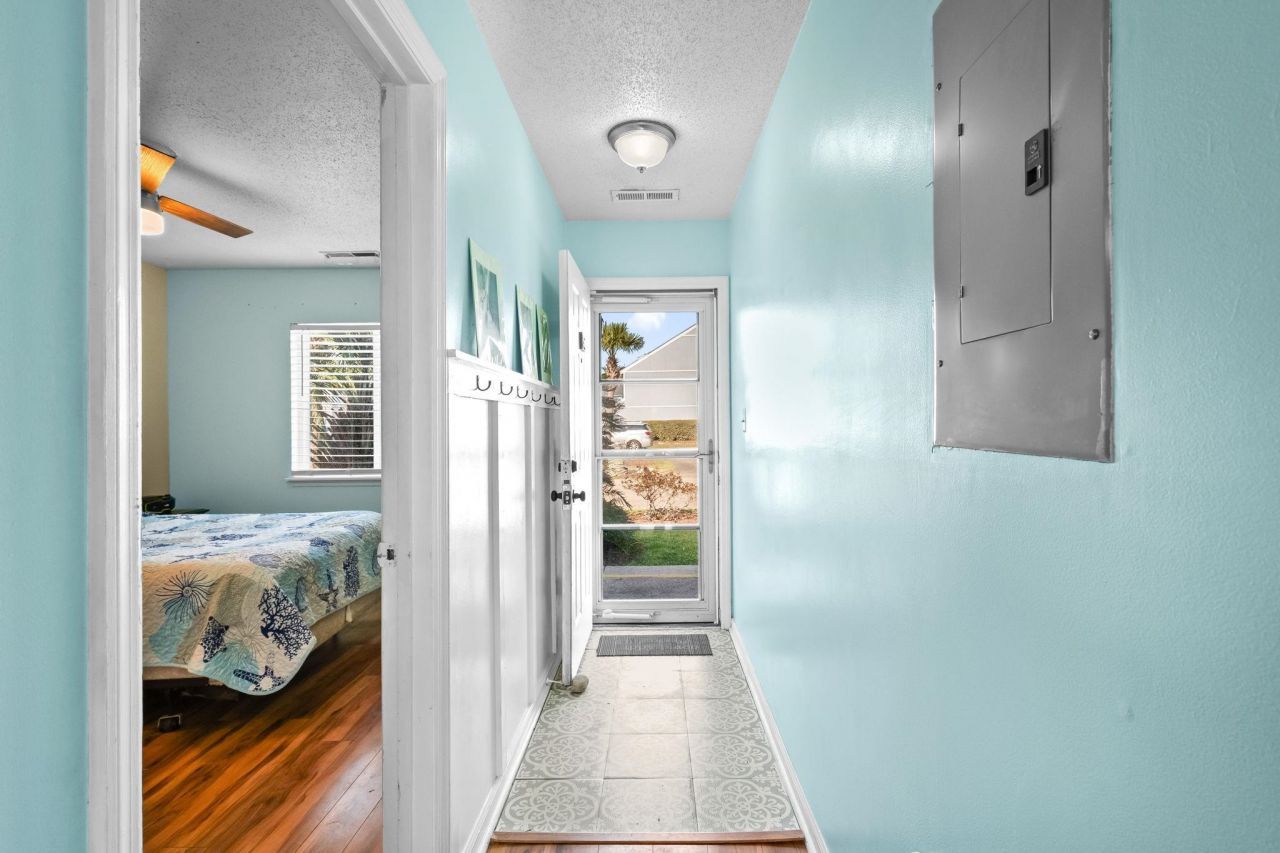 1851 Colony Dr. Photo 8