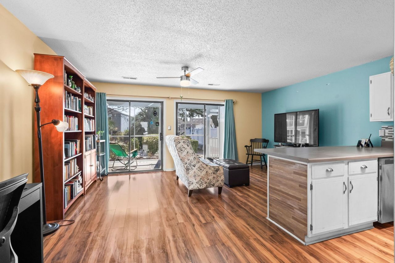 1851 Colony Dr. Photo 9