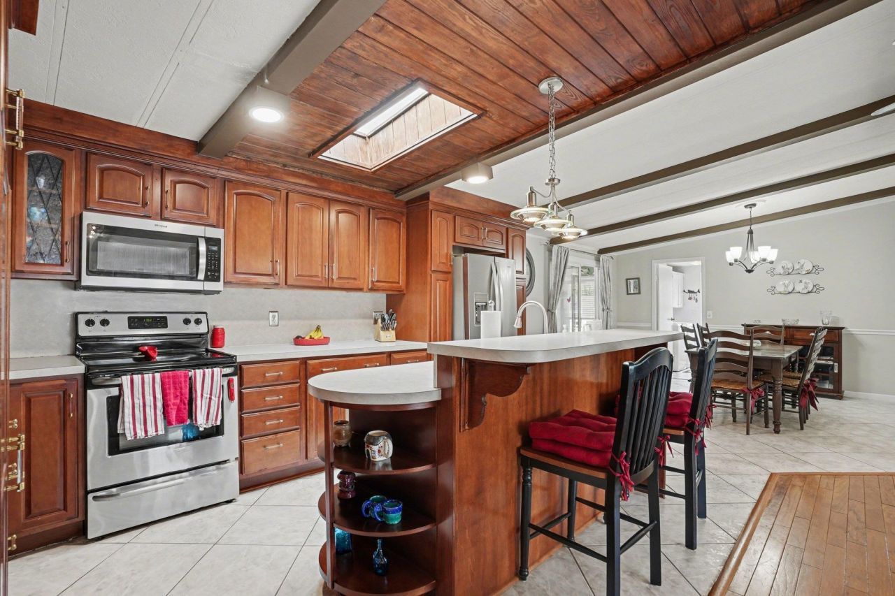 3175 Moon Shadow Ln. Photo 11