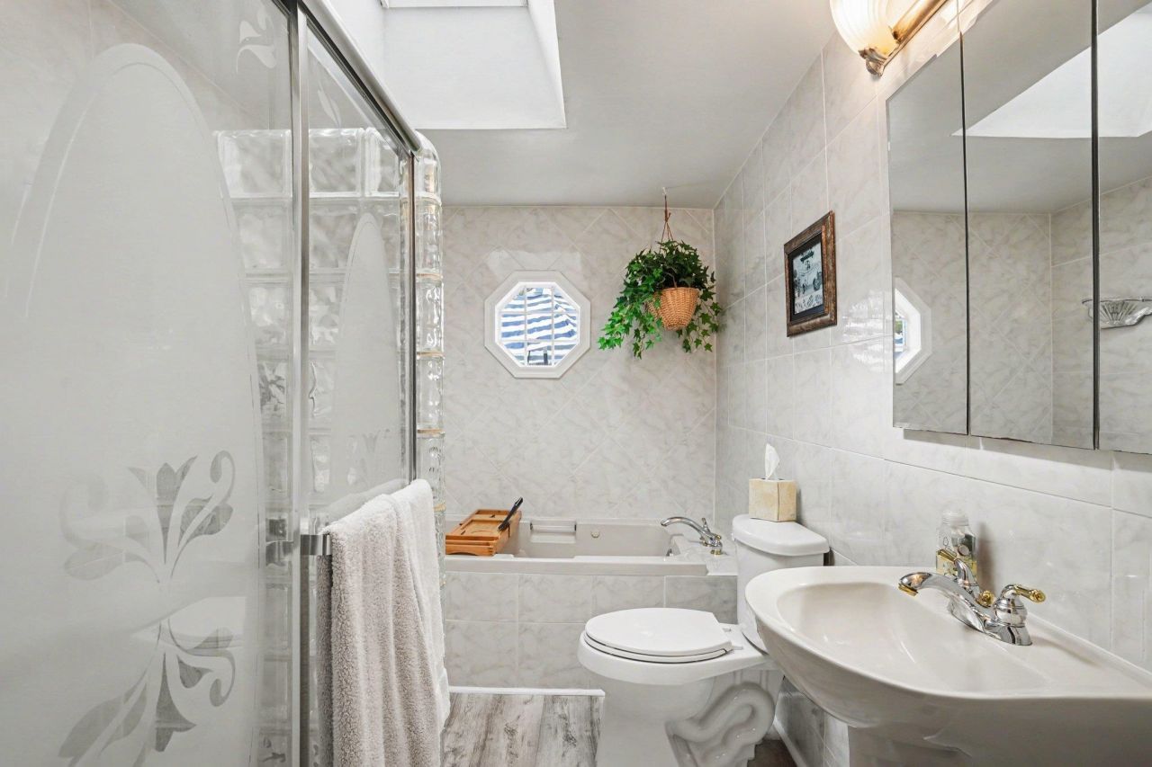 3175 Moon Shadow Ln. Photo 25