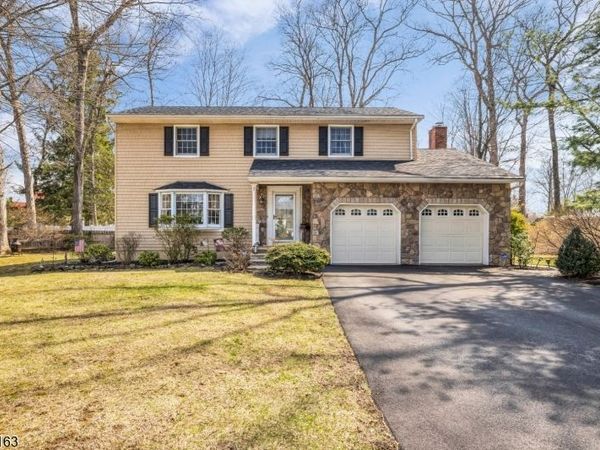 1 Sylvan Ct, Pequannock, NJ 07444