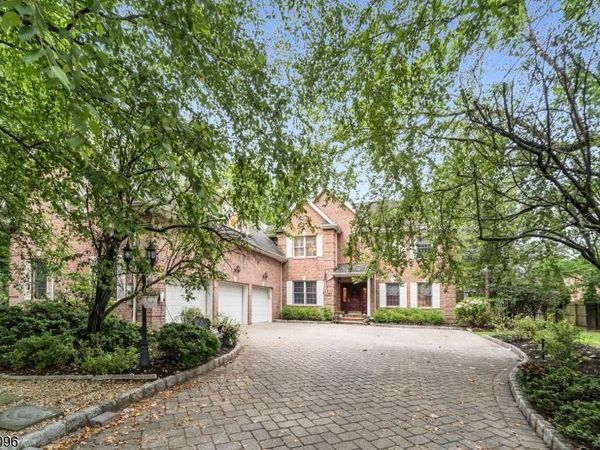 136 Tappan Rd, Norwood, NJ 07648