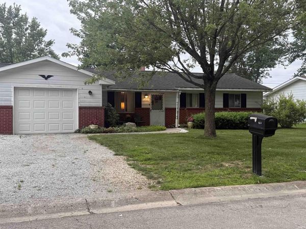 512 Mayfair Lane, Hartford City, IN 47348