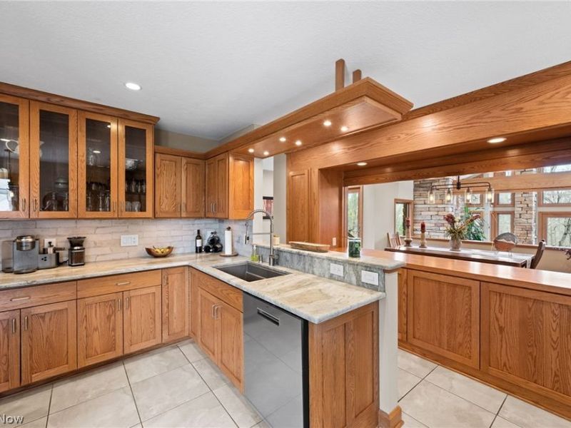 1105 Riverwoods Drive, Akron, OH 44313 Photo 10