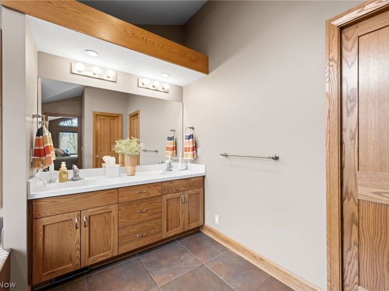 1105 Riverwoods Drive, Akron, OH 44313 Photo 24