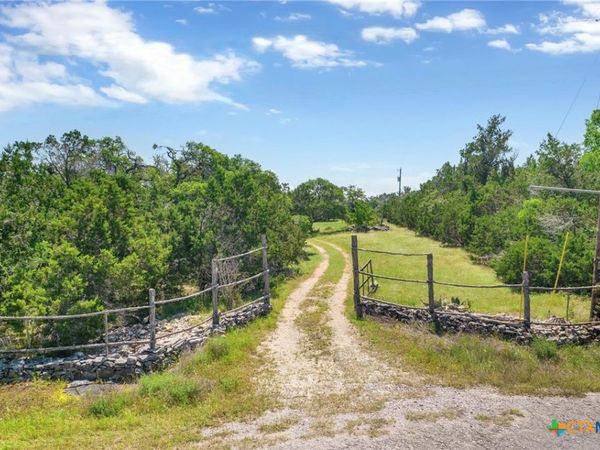 700 Oak Grove Road, San Marcos, TX 78666