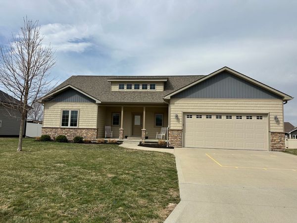 802 N 10th Avenue, Winterset, IA 50273