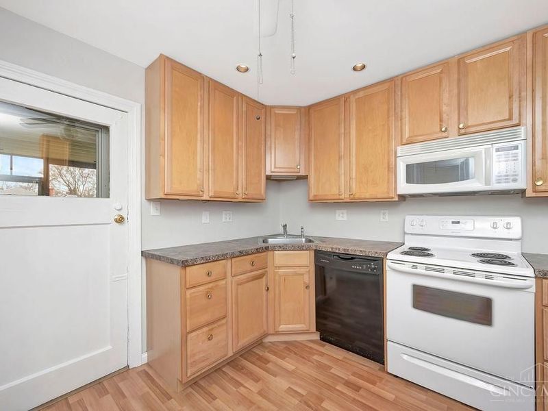 62 Laurel Avenue, Springfield Twp., OH 45216 Photo 10