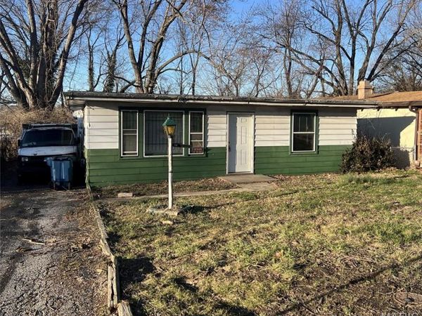 7497 Rowles Avenue, St Louis, MO 63135