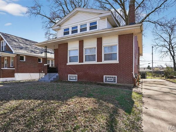 6812 Bartmer Avenue , St Louis, MO 63130