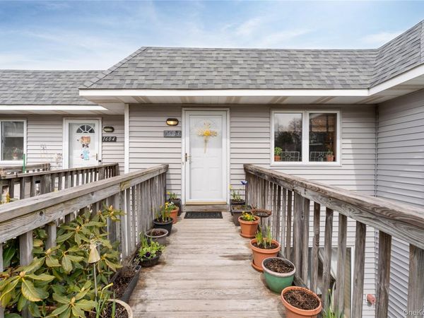 1603 Bluffs Drive N, Baiting Hollow, NY 11933