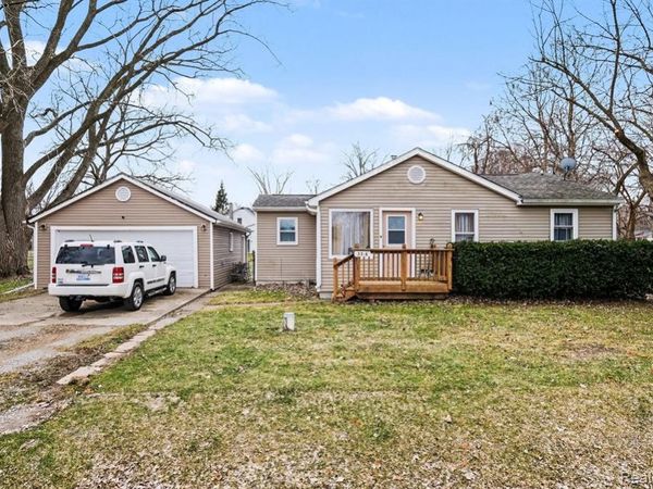 3316 Lockhead Street, Burton, MI 48529