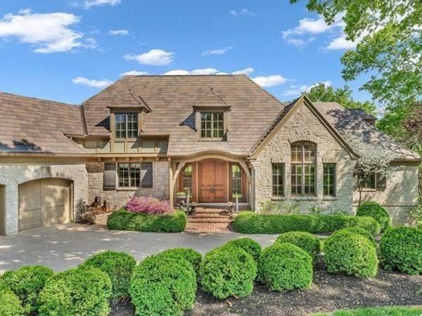 208 Fall Creek Drive, Lawrence, KS 66049