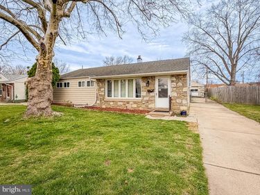 2751 KRUGER ROAD, ABINGTON, PA 19001