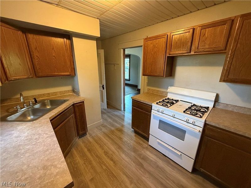 1033 Olive Avenue NE, Warren, OH 44483 Photo 11