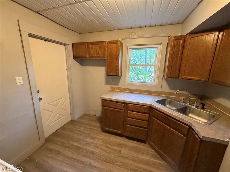 1033 Olive Avenue NE, Warren, OH 44483 Photo 12