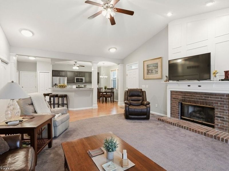 391 Stone Bridge Drive, Unit 34, Sagamore Hills, OH 44067 Photo 4