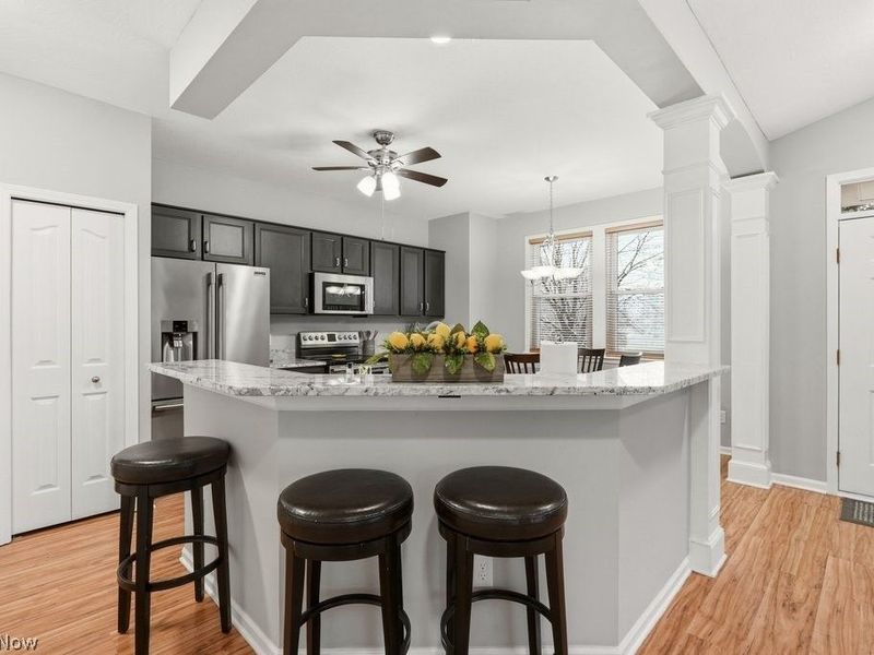 391 Stone Bridge Drive, Unit 34, Sagamore Hills, OH 44067 Photo 5